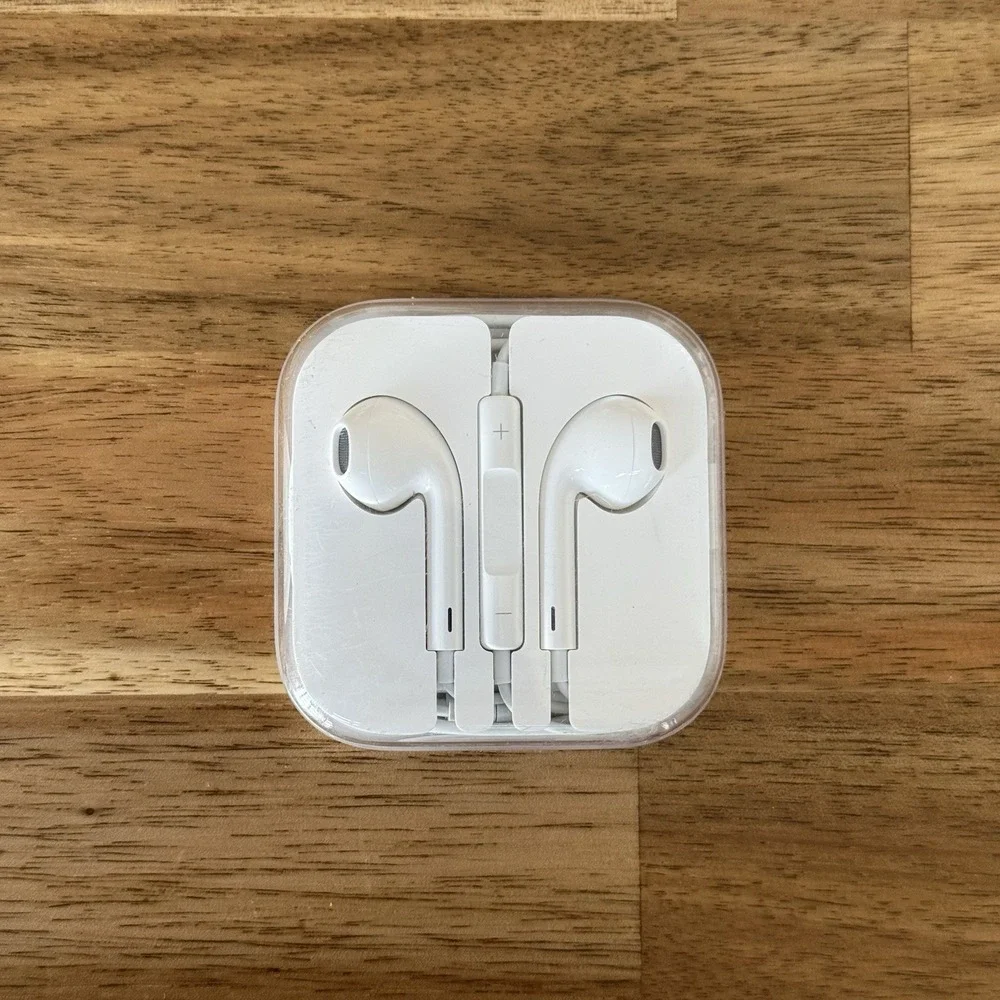 Original OEM Apple iPhone EarPods Wired 3.5mm Headset Earbud Headphones NEW